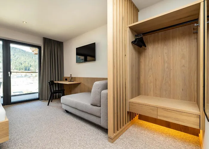 福勒伦霍夫酒店 4* 弗拉绍